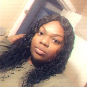 Meet your Posher, Markazhia